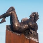 Vertigo. Sculpture en bronze de Félix Roulin. Inauguration 14/11/2019. La femme en bronze nous renvoie au vertige d'une société en pleine mutation.
